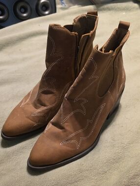 Serra Brown Western-Stitch Ankle Booties Size 10